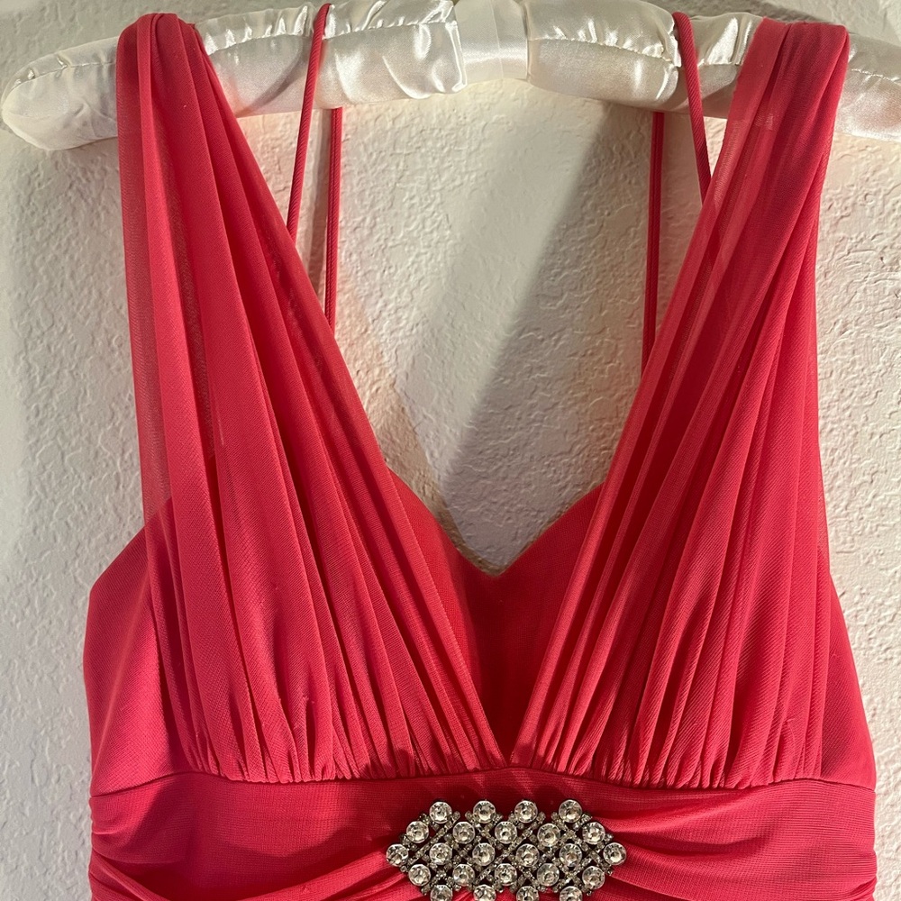 Elegant Hot Pink Dress with Jewel Accent - Picture 2 of 8